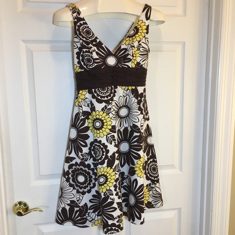 B. SMART Floral Dress Size 4